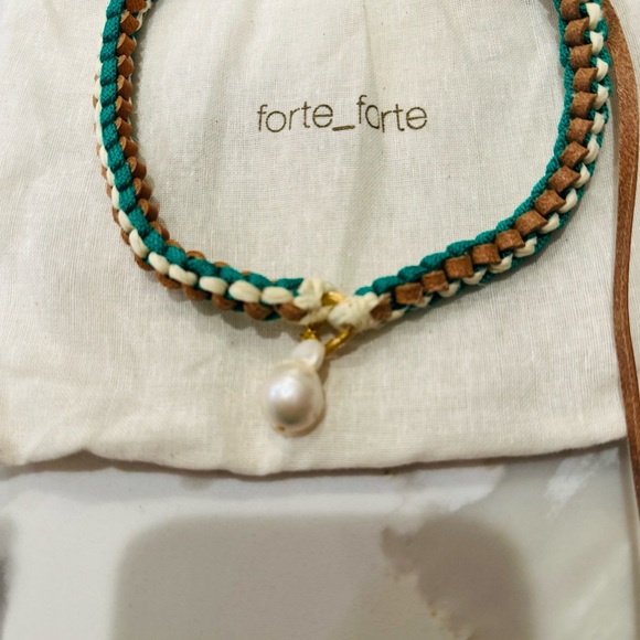 NWT Scoobydoo Choker handmade green leather & authentic river pearl Forte Forte - Picture 4 of 9
